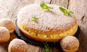 tarta tropeziana shutterstock 1159573864 jpg