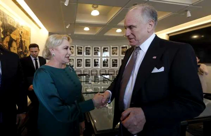 Viorica Dăncilă şi Ronald Lauder, preşedintele World Jewish Committee. FOTO gov.ro