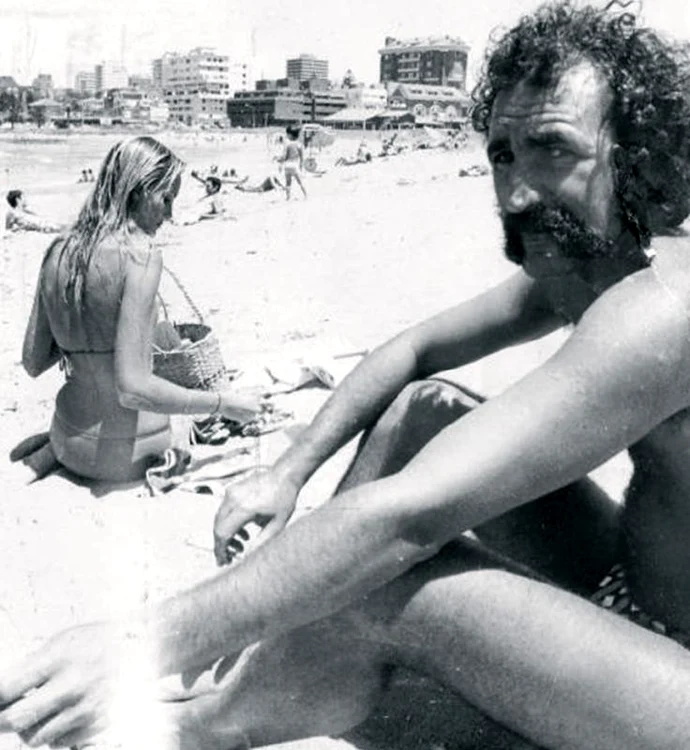 1975. Mikette von Issenberg şi Ion Ţiriac, la plajă, pe vremea când erau îndrăgostiţi