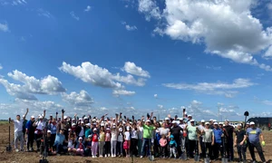 300 voluntari au plantat o padure de salcam la giuvarasti, olt   foto arhiva daniel pana (6) jpeg