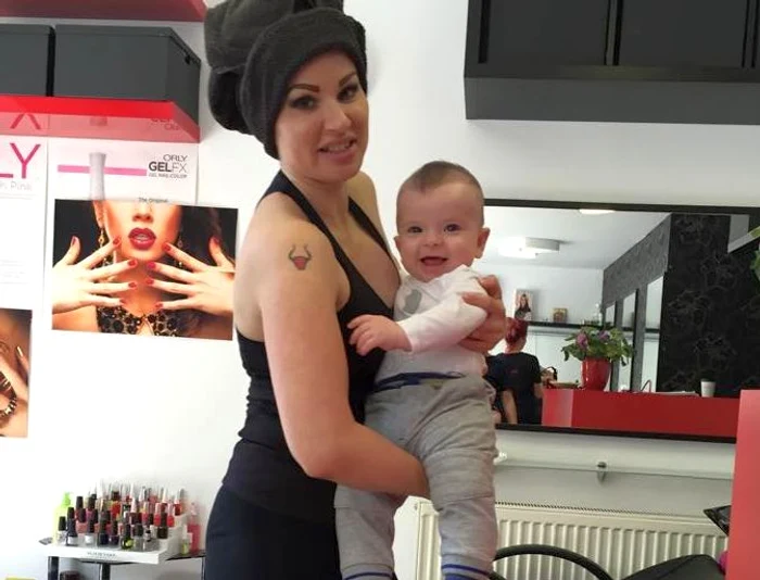 
    Nici nu zici că a născut acum 6 luni. Roxana face furori cu silueta eifoto: arhiva personală  