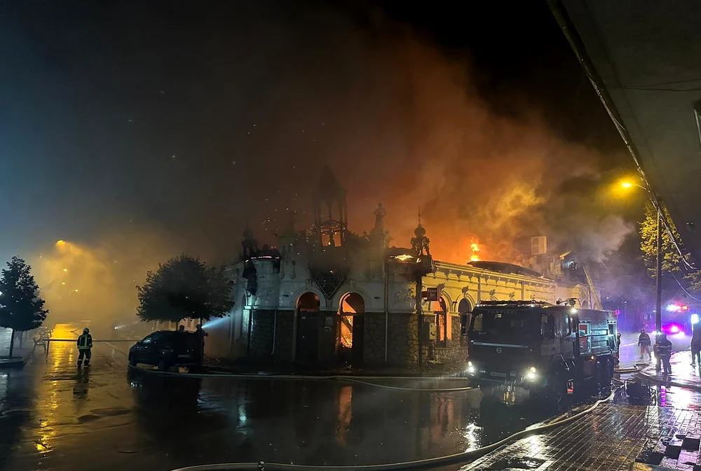 Un cunoscut restaurant-monument istoric, distrus de un incendiu FOTO: News Alert/Facebook