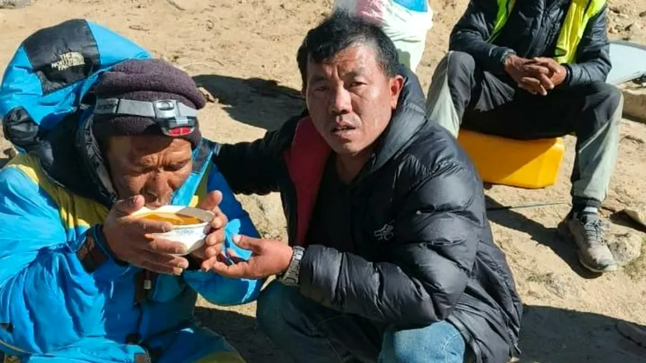 Un ghid montan considerat mort a fost găsit în viață FOTO: X