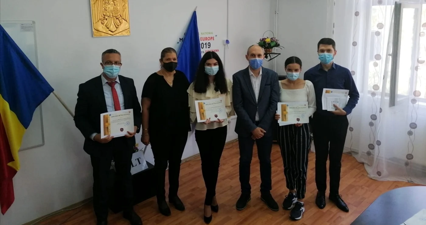 Premierea absolvenţilor cu media 10 a avut loc la IŞJ Olt FOTO: Alina MItran
