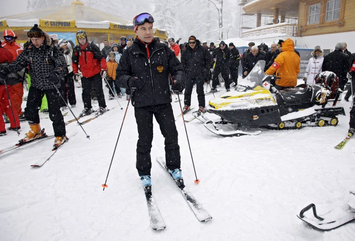 
    Dimitri Medvedev merge deseori să schieze la Soci  