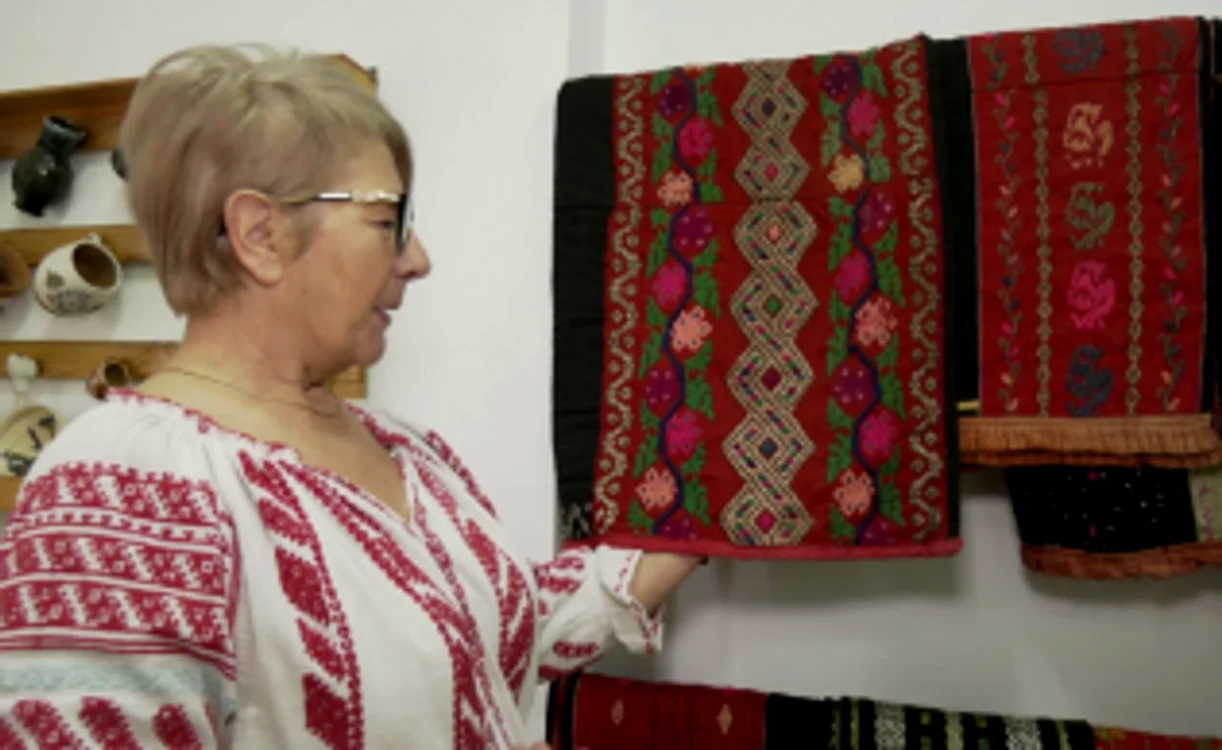 Cecilia Petrescu este ghid la Muzeul Timpul Omului