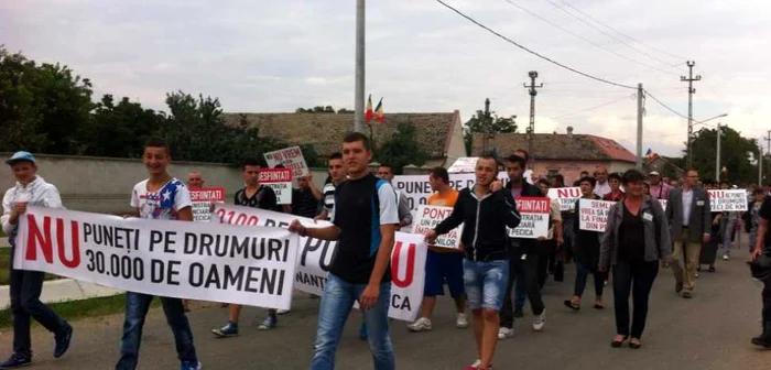 Oamenii au pornit în marş prin Pecica