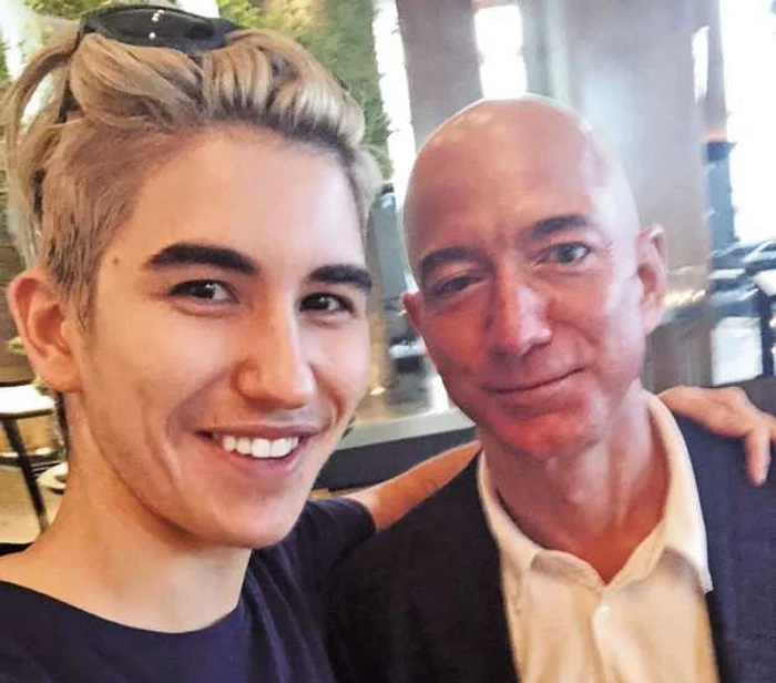 sebastian dobrincu si jeff bezos FACEBOOK