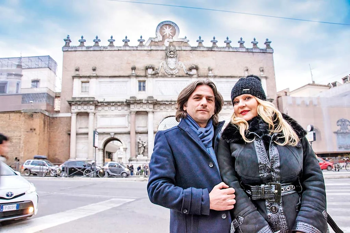 
    Olga și Dragoș  au fost în Italia,  unde ea deține un imobil   