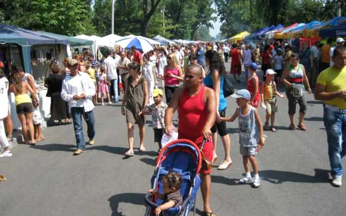 Brăilenii caută răcoarea pe malul Dunării