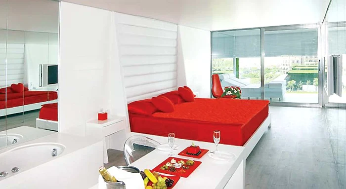 Hotel Adam &amp; Eve