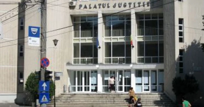 Brăila: Angajaţi de la „Celhart Donaris” prinşi cu metale furate
