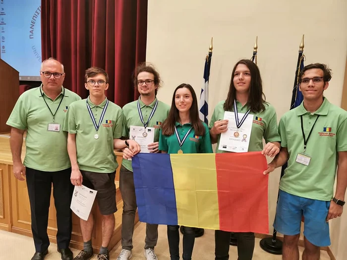 
    Delegația României la Balcaniada de informatică s-a întors acasă cu 4 medalii. Alexa Tudose a câștigat aurulFoto: Facebook  