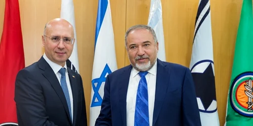 Pavel Filip si Avigdor Liberman gov.md