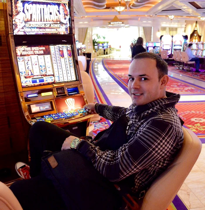 Între două concerte, Raoul are o nouă ocupaţie: jocurile de noroc