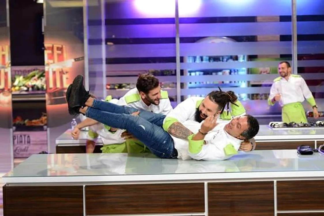 Mihai Necula e chef bucătar în BrașovFoto: captură Antena 1