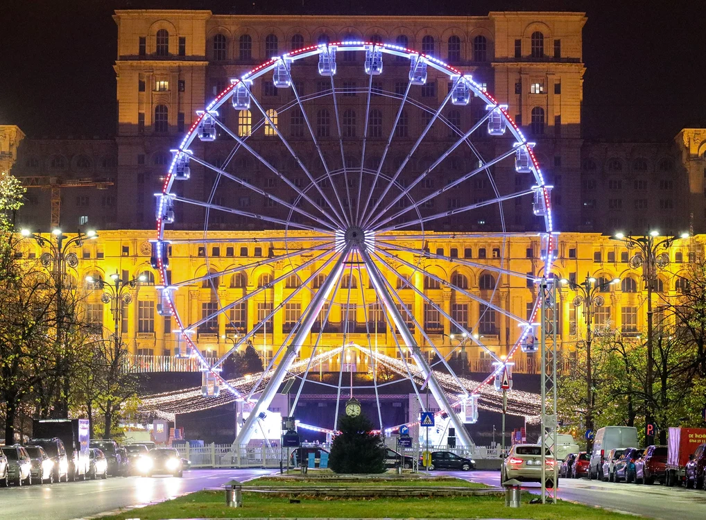 Târgul de Crăciun din București s-a deschis în Piața Constituției FOTO Adevărul