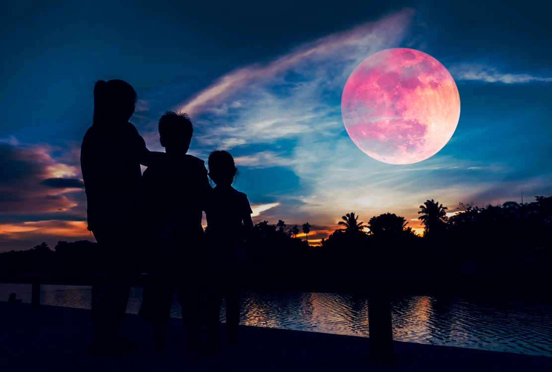
    Încă din cele mai vechi timpuri, omul a ştiut că Luna îi influenţează destinulfoto: Shutterstock  