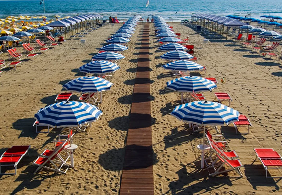 Plaja Versilia, în topul celor mai frumoase plaje din Italia