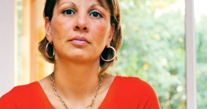 How did Covei leave a woman without her child?