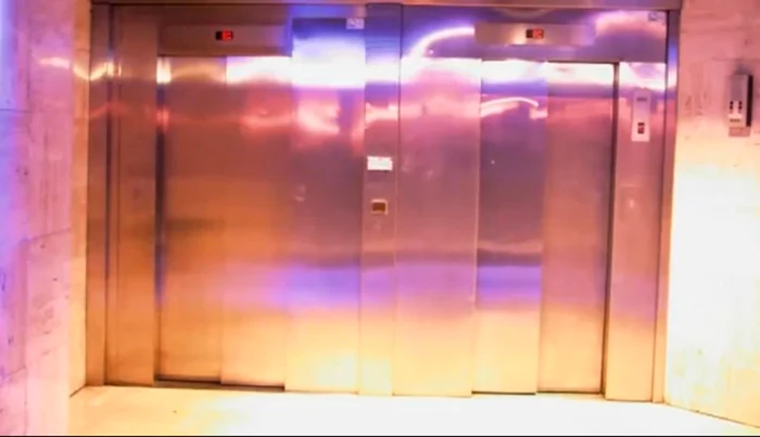 Ce se poate ascunde în spatele uşilor unui lift...