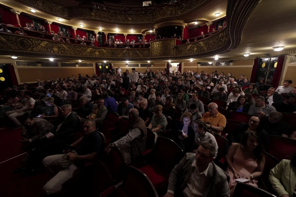 Garry Kasparov la Teatrul Național din Timișoara FOTO UPT