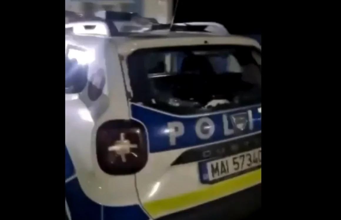 Mașina a fost lovită cu un ciocan - captură video