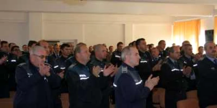 Cinci dintre poliţişti nemţeni sunt in vizorul ministrului Igaş
