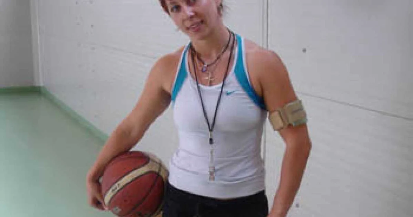 Arad: PORTRET / Mădălina Pălie ajută persoanele cu dizabilităţi