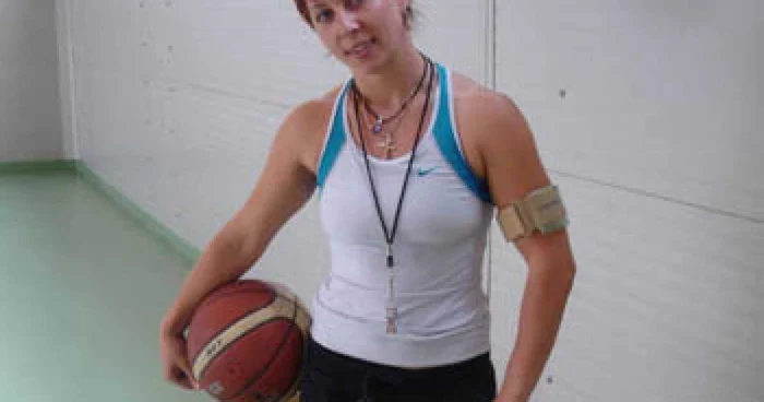 Arad: PORTRET / Mădălina Pălie ajută persoanele cu dizabilităţi