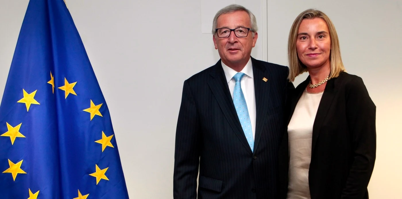 Preşedintele Comisiei Europene, Jean-Claude Juncker şi şefa diplomaţiei europene, Federica Mogherini