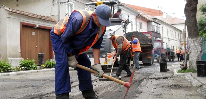 Muncitorii Primăria Bistriţa vor repara în această după-amiază strada George Coşbuc