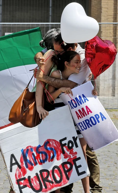 Și italienii și-au exprimat susținerea față de rămânerea Marii Britanii în UE