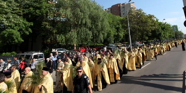 procesiune preoti ortodocsi