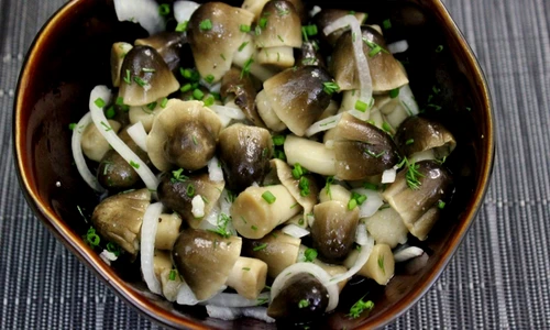 salata de ciuperci marinate jpeg