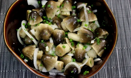 salata de ciuperci marinate jpeg