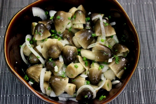salata de ciuperci marinate jpeg