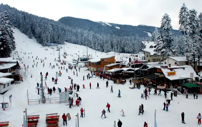 Schi în stațiunea Borovets, Bulgaria FOTO Shutterstock