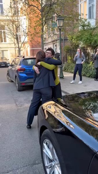 Imagini unice cu comisarul European Marta Kos: a pregătit sarmale și plăcinte moldovenești la Bruxelles