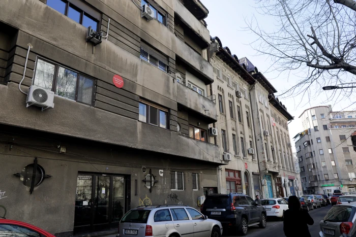 Clădire cu risc seismic ridicat în București Inquam / George Călin