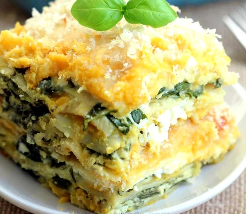 lasagna cu dovleac si spanac jpeg
