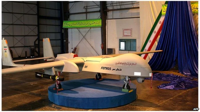Iranul dezvăluie „cea mai mare” dronă realizată, capabilă de a survola un teritoriu de până la 2.000 de kilometri. FOTO: AFP.