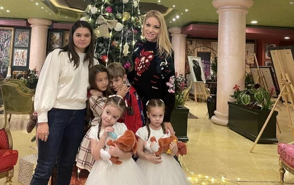 Familia Valentinei Pelinel și a lui Cristi Borcea s-a reunit în pragul  sărbătorilor de iarnă!