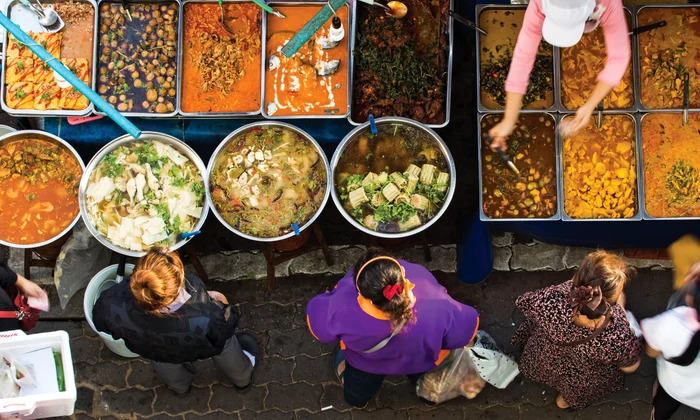 Street food in Thailanda (@Shutterstock) jpg
