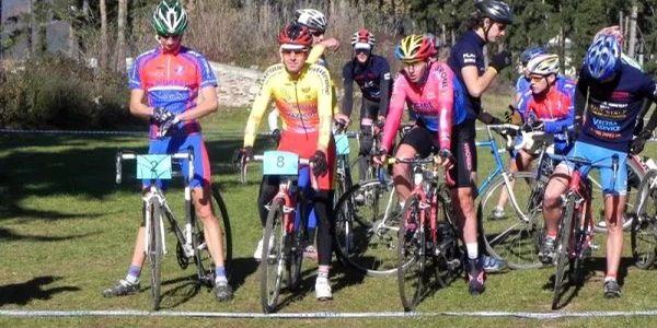 Cei mai buni ciclişti din ţară au concurat la Zărneşti Foto: Torpedo Vectra Zărneşti