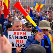 Mineri din Gorj protestează în fața Guvernului FOTO Mediafax 