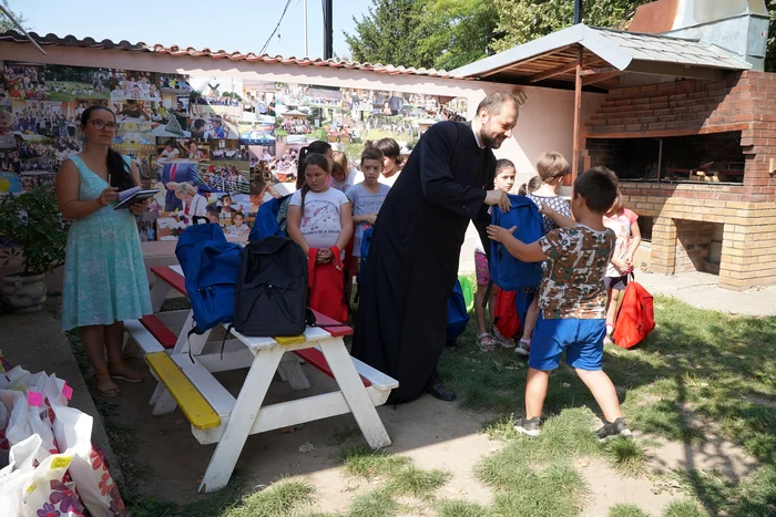 Copiii beneficiază și de after school și o masă caldă pe zi FOTO Arhiepiscopia Dunării de Jos