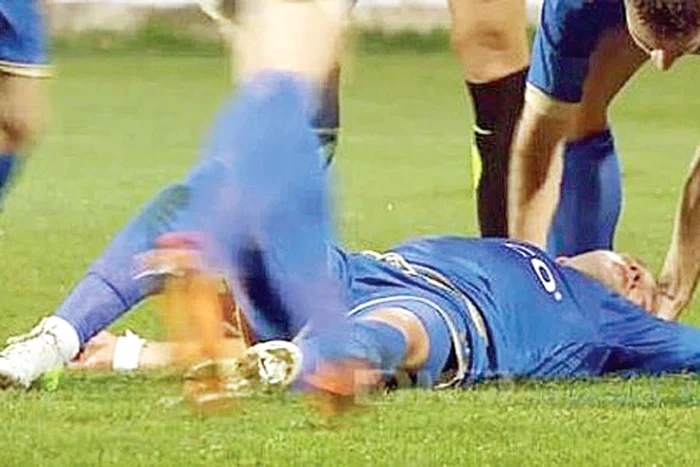 Fotbalul a devenit un sport de contact