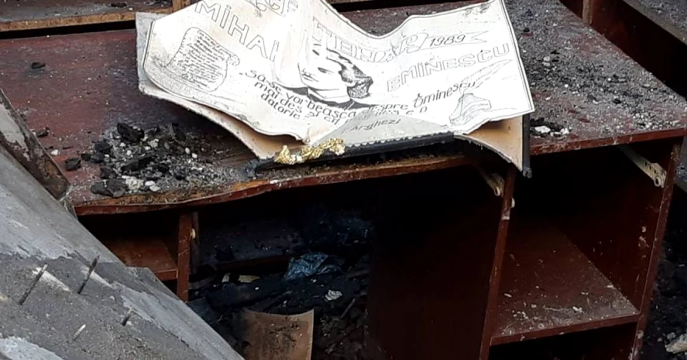incendiu biblioteca osica de jos