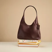 lux atemporal de ce o geanta din piele premium este achizitia suprema pentru garderoba jpg